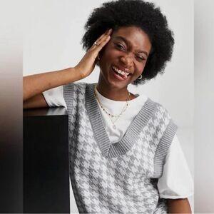 ABERCROMBIE 🖤 A&F Women’s Oversized Houndstooth Sweater Vest Gray White XS EUC
